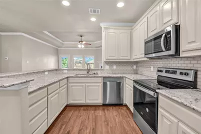 1916 Town Creek Circle, Weatherford, TX 76086 - Photo 3