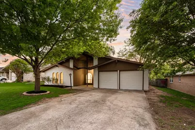 1614 Brent Court, Grand Prairie, TX 75051 - Photo 3