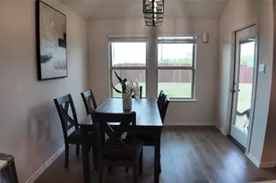 1215 Rustic View Dr, Denton, TX 76207 - Photo 7