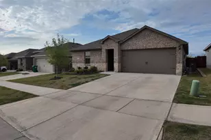 1215 Rustic View Dr, Denton, TX 76207 - Photo 3