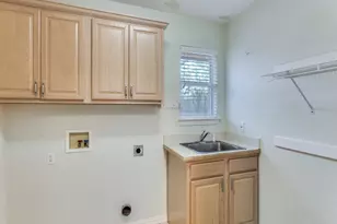 1014 Teresa Ct, Granbury, TX 76048 - Photo 11