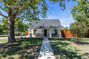 421 N Main St, Farmersville, TX 75442 - Photo 1