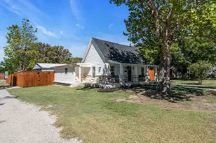 421 N Main St, Farmersville, TX 75442 - Photo 3