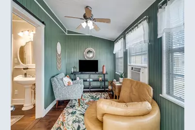 1002 W Pearl Street, Granbury, TX 76048 - Photo 17