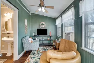 1002 W Pearl St, Granbury, TX 76048 - Photo 17