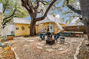 1002 W Pearl St, Granbury, TX 76048 - Photo 31