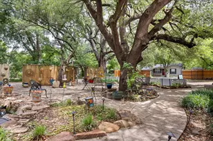 1002 W Pearl St, Granbury, TX 76048 - Photo 5