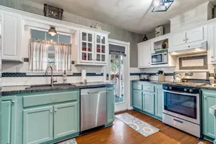 1002 W Pearl St, Granbury, TX 76048 - Photo 7