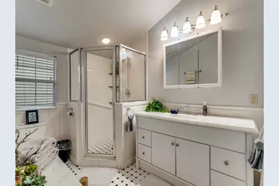 1002 W Pearl Street, Granbury, TX 76048 - Photo 23