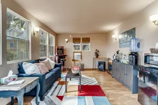 1002 W Pearl St, Granbury, TX 76048 - Photo 9