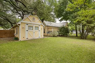 1002 W Pearl St, Granbury, TX 76048 - Photo 33