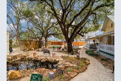 1002 W Pearl Street, Granbury, TX 76048 - Photo 35