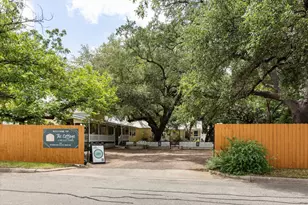 1002 W Pearl St, Granbury, TX 76048 - Photo 35
