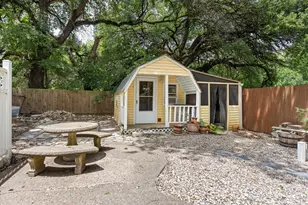1002 W Pearl St, Granbury, TX 76048 - Photo 37