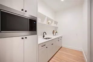 8716 Fawn Dr, Dallas, TX 75238 - Photo 17