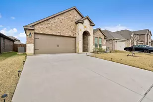 9721 Tinsley St, Aubrey, TX 76227 - Photo 3