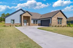1013 Don Eve Ct, Azle, TX 76020 - Photo 1
