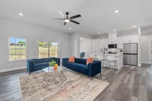 1013 Don Eve Ct, Azle, TX 76020 - Photo 9