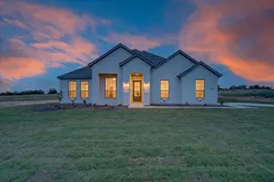 504 Clifton Ct, Springtown, TX 76082 - Photo 3