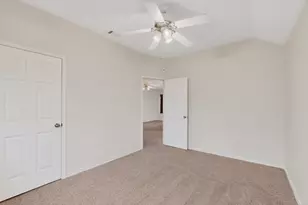 8707 Wellington Rd, Irving, TX 75063 - Photo 21