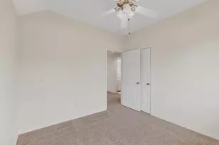 8707 Wellington Rd, Irving, TX 75063 - Photo 23