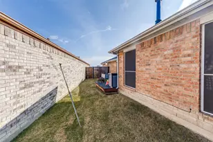 218 Streamside Dr, DeSoto, TX 75115 - Photo 19