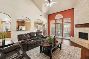 2824 Gillespie Ln, Grand Prairie, TX 75052 - Photo 15