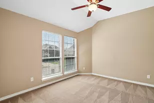 2824 Gillespie Ln, Grand Prairie, TX 75052 - Photo 23