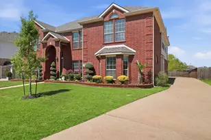 2824 Gillespie Ln, Grand Prairie, TX 75052 - Photo 3