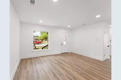 2114 Tisinger Avenue, Dallas, TX 75228 - Photo 7