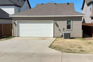 644 The Cottages Dr, Godley, TX 76044 - Photo 5