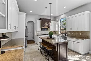 813 Moss Cliff Cir, McKinney, TX 75071 - Photo 3