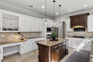 813 Moss Cliff Cir, McKinney, TX 75071 - Photo 5