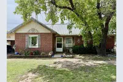 112 E Hoard Street, Hamilton, TX 76531 - Photo 1