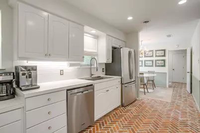 3917 Marys Creek Drive, Benbrook, TX 76116 - Photo 9