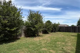 404 Brookhollow Ln, Saginaw, TX 76131 - Photo 13