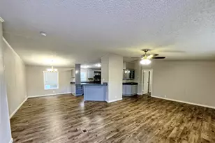 1315 Phoenix Ct, Granbury, TX 76048 - Photo 3