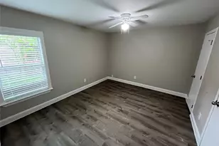 860 Mimosa Dr, Garland, TX 75040 - Photo 11