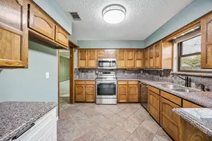 806 Glenn Dr, Euless, TX 76039 - Photo 9