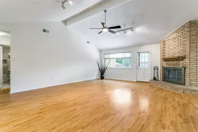 200 Lark Lane, Euless, TX 76039 - Photo 7