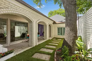 2001 St Charles Pl, Fort Worth, TX 76107 - Photo 3