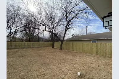104 E Forest Avenue, Sherman, TX 75090 - Photo 17