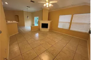 1120 Deer Valley Ln, Arlington, TX 76001 - Photo 9