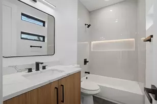 4526 Cabell Dr, Dallas, TX 75204 - Photo 17