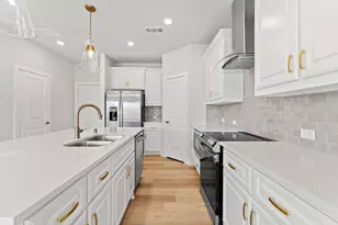 2616 La Cala Dr, Grand Prairie, TX 75054 - Photo 11