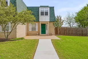 302 Hill St, Glen Rose, TX 76043 - Photo 3