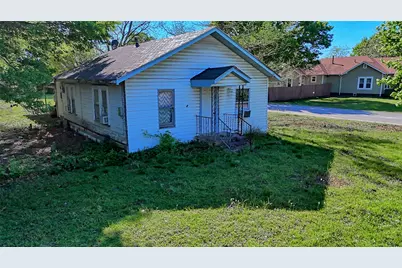 700 S Broad Street, Saint Jo, TX 76265 - Photo 3