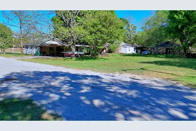 700 S Broad Street, Saint Jo, TX 76265 - Photo 9