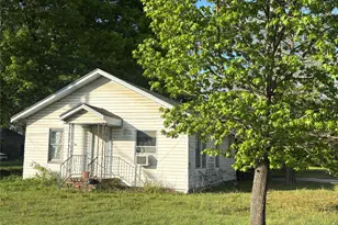 700 S Broad St, Saint Jo, TX 76265 - Photo 1