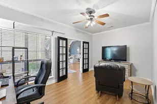 9801 Cypress St, Denton, TX 76207 - Photo 5